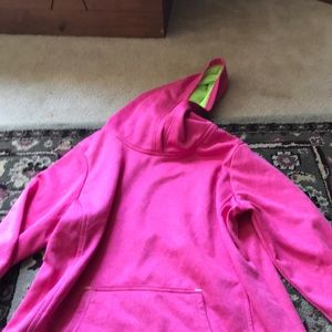 Cute pink hoodie!!💕